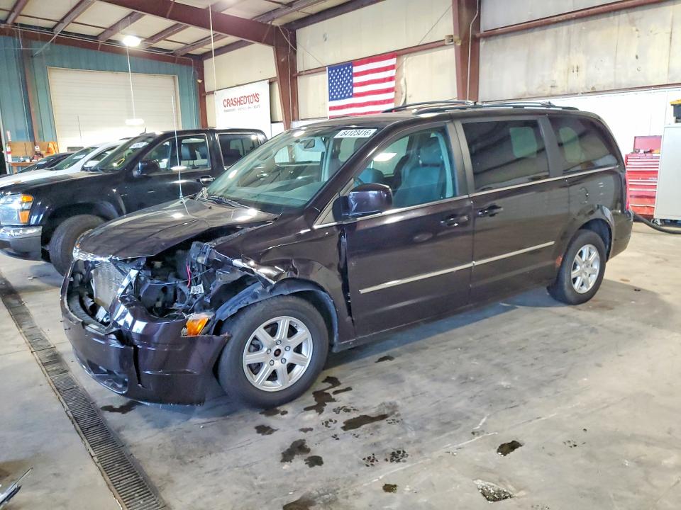 64123416 :رقم المزاد ، 2A4RR5D15AR240059 vin ، 2010 Chrysler Town & Country مزاد بيع