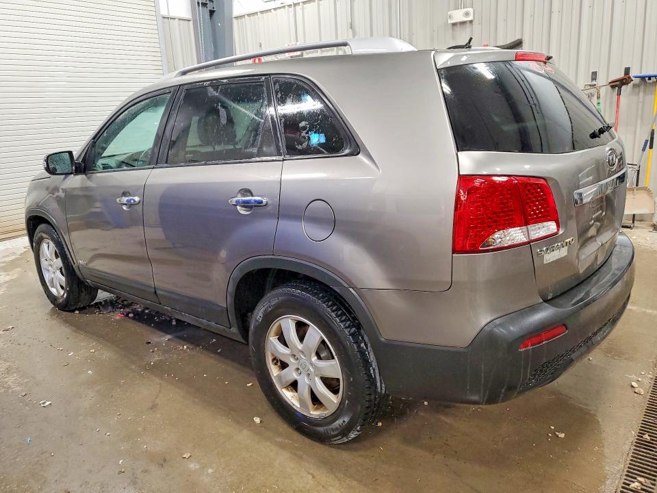 2011 Kia Sorento მანქანა იყიდება აუქციონზე, vin: 5XYKTDA21BG116988, აუქციონის ნომერი: 64034666