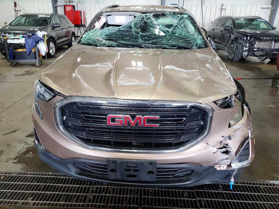 64601746 :رقم المزاد ، 3GKALTEV0JL145856 vin ، 2018 Gmc Terrain مزاد بيع