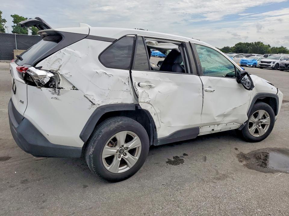 Продажа на аукционе авто 2019 Toyota Rav4, vin: 2T3W1RFV7KC015836, номер лота: 63181636