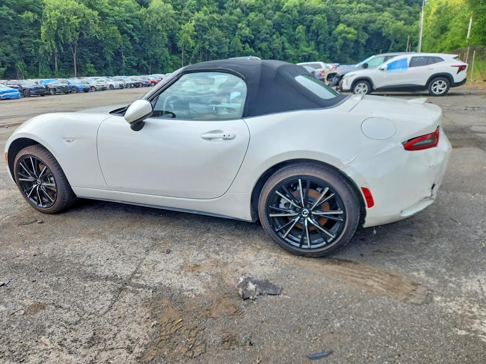 65100606 :رقم المزاد ، JM1NDAD71T0702663 vin ، 2026 Mazda Mx-5 Miata مزاد بيع