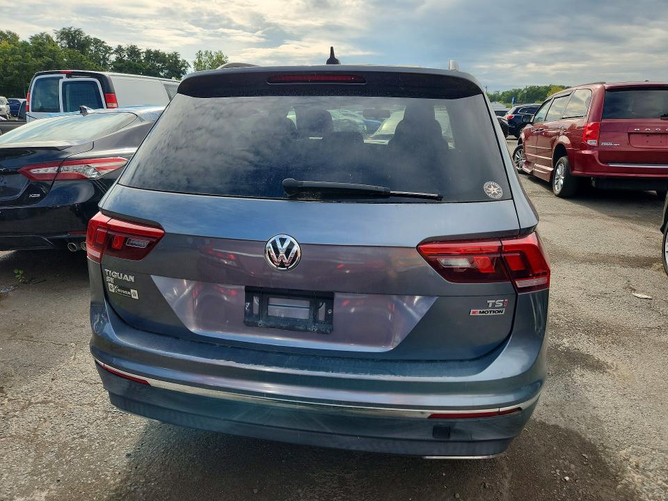 67519596 :رقم المزاد ، 3VV2B7AX2JM162266 vin ، 2018 Volkswagen Tiguan مزاد بيع