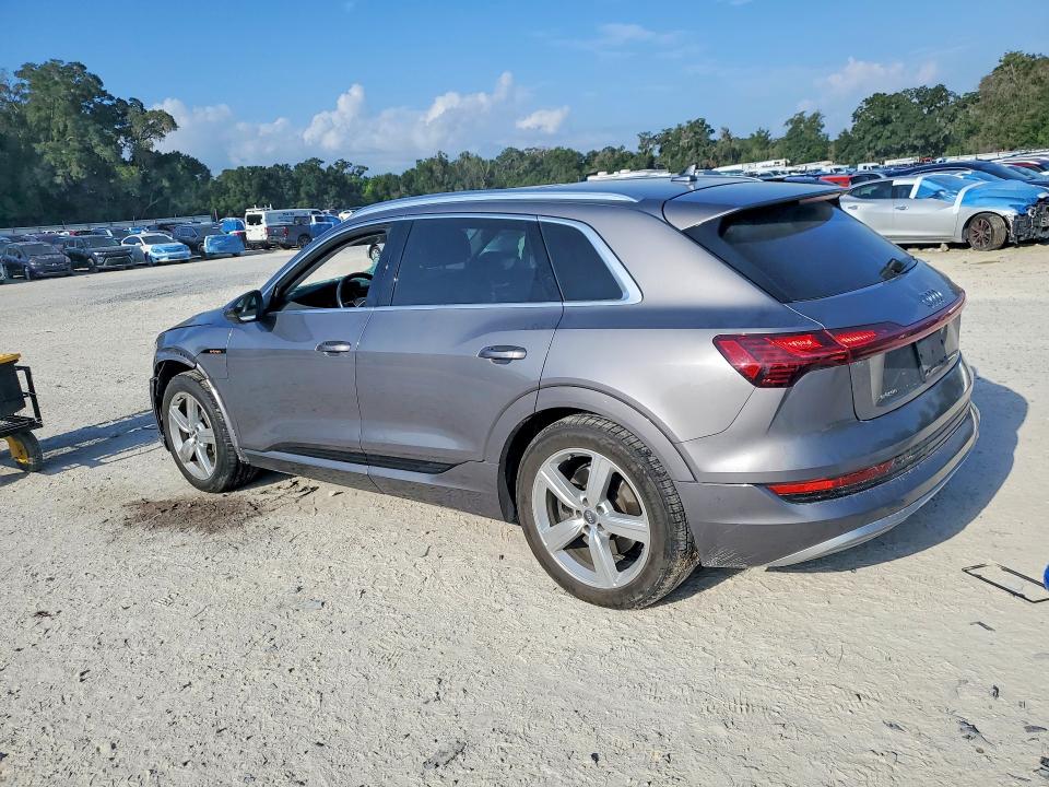 Продаж на аукціоні авто 2019 Audi E-tron, vin: WA1LAAGE1KB013004, номер лоту: 65751066