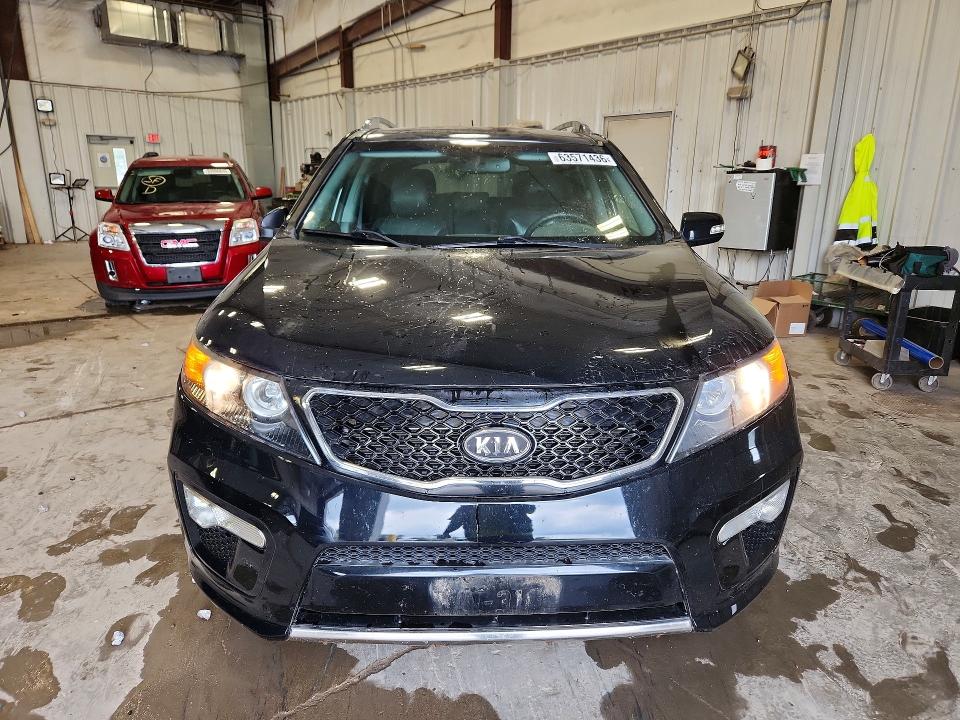 63571436 :رقم المزاد ، 5XYKW4A2XBG092942 vin ، 2011 Kia Sorento مزاد بيع