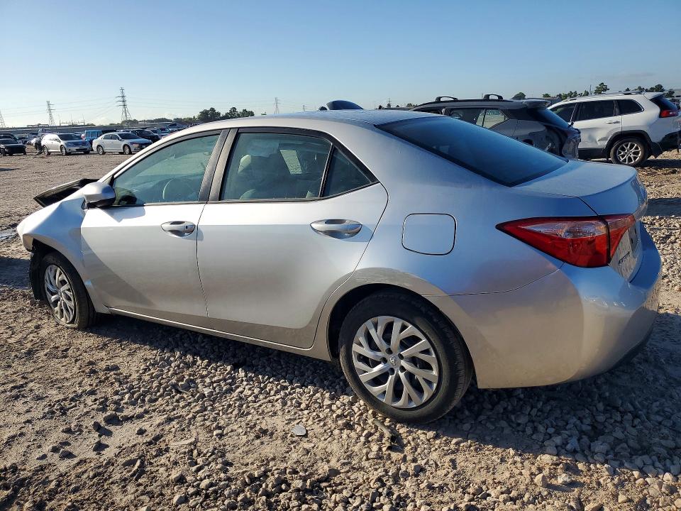 Продаж на аукціоні авто 2018 Toyota Corolla, vin: 5YFBURHE4JP833180, номер лоту: 64478966