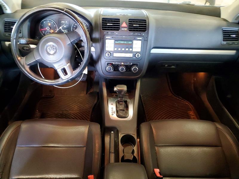 63824476 :رقم المزاد ، 3VWRX7AJ8AM105075 vin ، 2010 Volkswagen Jetta مزاد بيع
