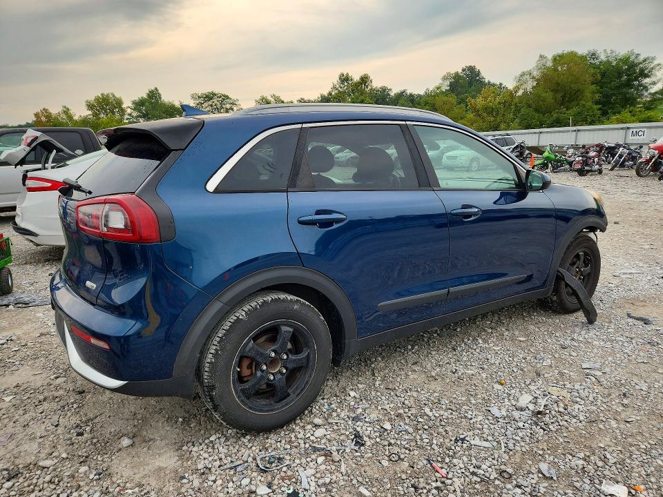 2018 Kia Niro მანქანა იყიდება აუქციონზე, vin: KNDCB3LC4J5142922, აუქციონის ნომერი: 64436026