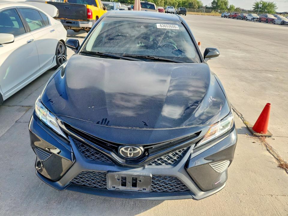 Auction sale of the 2018 Toyota Camry, vin: 4T1B11HK8JU065220, lot number: 63653606