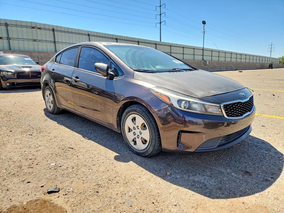 2017 Kia Forte მანქანა იყიდება აუქციონზე, vin: 3KPFK4A75HE033764, აუქციონის ნომერი: 61955126