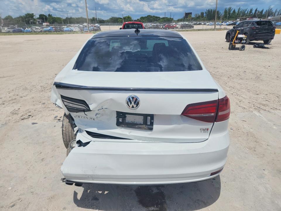 64802896 :رقم المزاد ، 3VWD17AJ1JM228762 vin ، 2018 Volkswagen Jetta مزاد بيع
