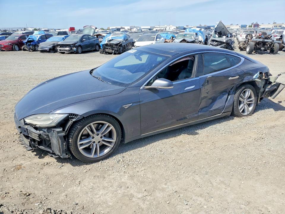 Продажа на аукционе авто 2015 Tesla Model S, vin: 5YJSA1E22FF116364, номер лота: 65868486
