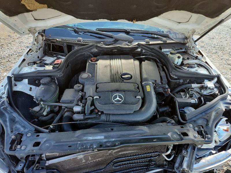 Продажа на аукционе авто 2013 Mercedes-benz C, vin: WDDGF4HB8DR270062, номер лота: 65863046