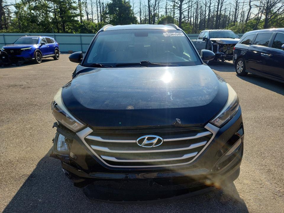 63928546 :رقم المزاد ، KM8J3CA45HU540331 vin ، 2017 Hyundai Tucson مزاد بيع
