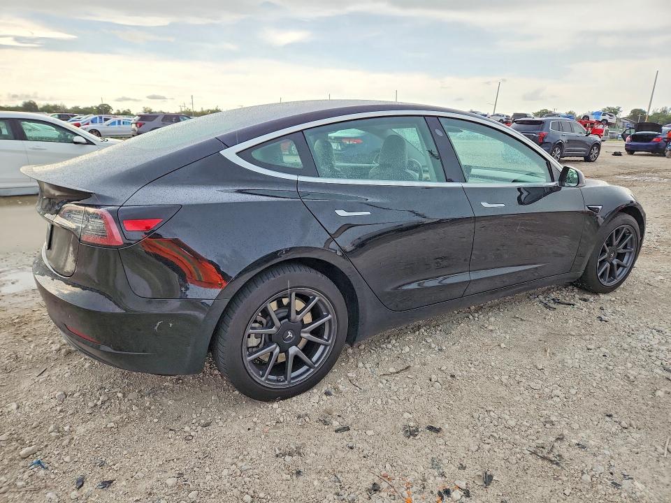 Продажа на аукционе авто 2018 Tesla Model 3, vin: 5YJ3E1EA9JF173184, номер лота: 59790416