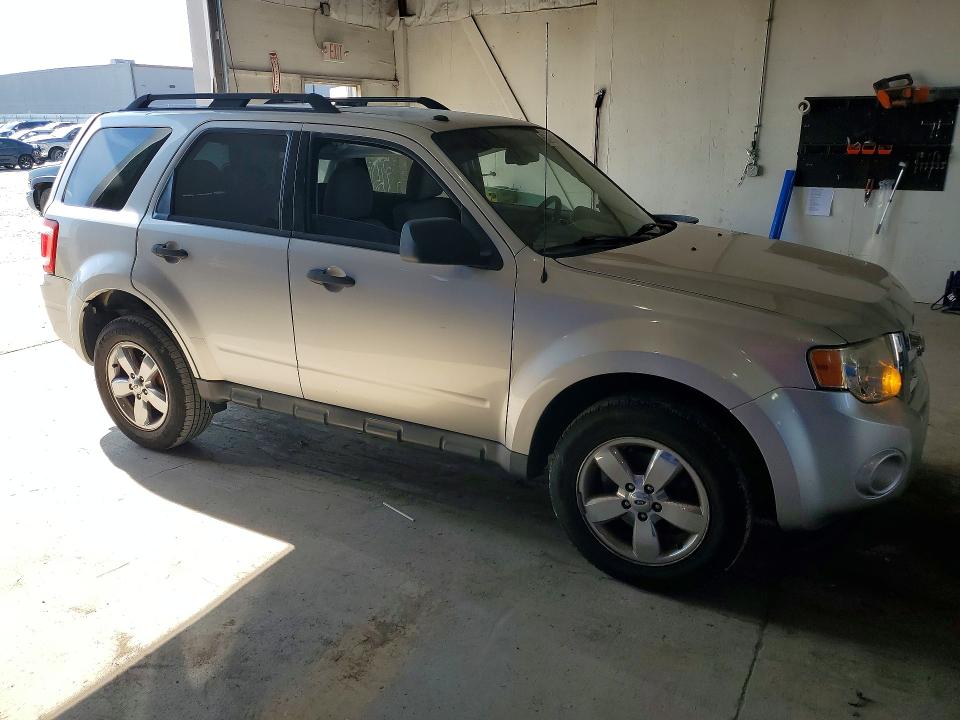 2010 Ford Escape მანქანა იყიდება აუქციონზე, vin: 1FMCU0D74AKD44439, აუქციონის ნომერი: 66290046