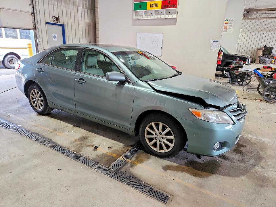 2011 Toyota Camry მანქანა იყიდება აუქციონზე, vin: 4T1BF3EK2BU749005, აუქციონის ნომერი: 63874656