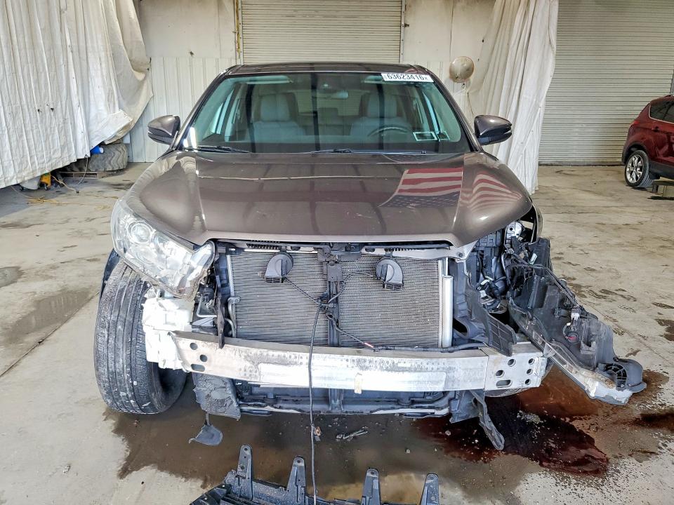 Продаж на аукціоні авто 2018 Toyota Highlander, vin: 5TDBZRFHXJS861233, номер лоту: 63623416
