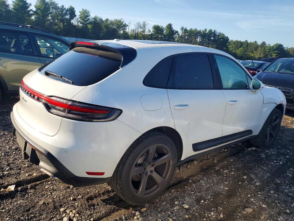 65910156 :رقم المزاد ، WP1AA2A55NLB04740 vin ، 2022 Porsche Macan مزاد بيع
