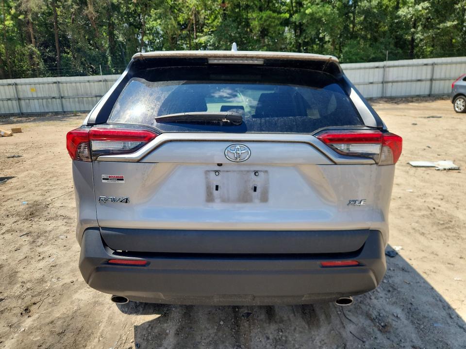 Продажа на аукционе авто 2021 Toyota Rav4, vin: 2T3W1RFV3MC086440, номер лота: 63830616
