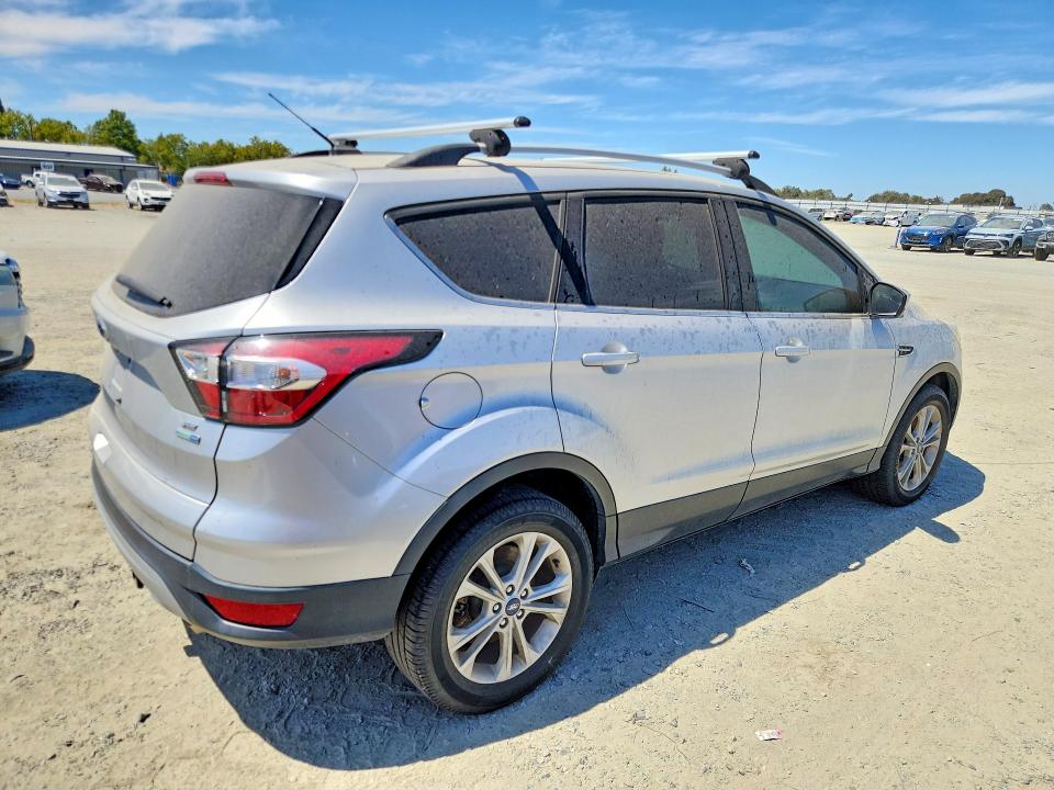 Aukcja sprzedaży 2017 Ford Escape, vin: 1FMCU9GD4HUE37465, numer aukcji: 64127996