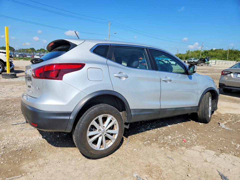 2017 Nissan Rogue Sport მანქანა იყიდება აუქციონზე, vin: JN1BJ1CR0HW132385, აუქციონის ნომერი: 66946146