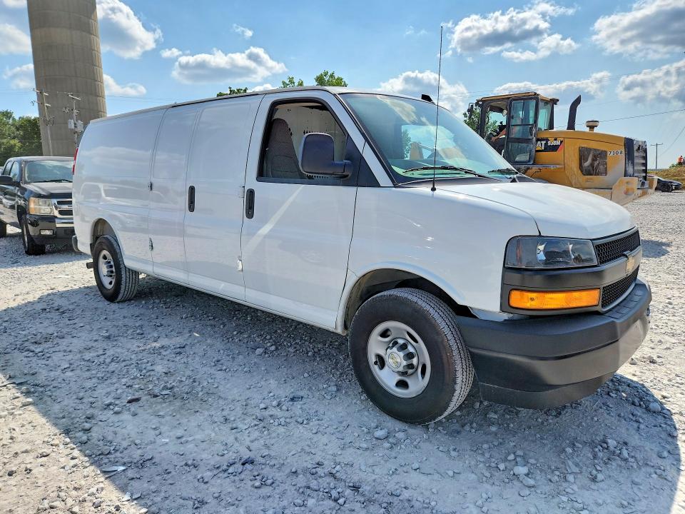 63151606 :رقم المزاد ، 1GCWGBF71S1272592 vin ، 2025 Chevrolet Express G2500 مزاد بيع