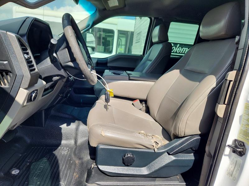 63449126 :رقم المزاد ، 1FD0X5HT1HEB81370 vin ، 2017 Ford F550 مزاد بيع