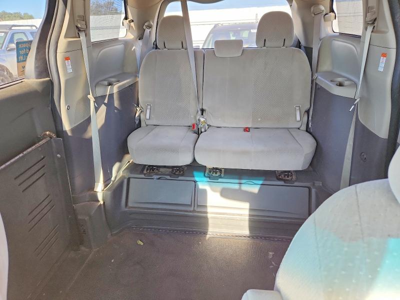 64573056 :رقم المزاد ، 5TDKK3DC0FS647707 vin ، 2015 Toyota Sienna مزاد بيع