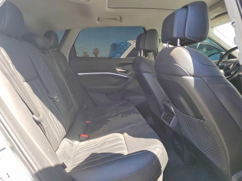 Продаж на аукціоні авто 2019 Audi E-tron, vin: WA1VABGE5KB014672, номер лоту: 65372436