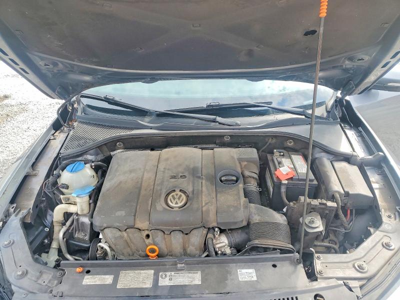 63741366 :رقم المزاد ، 1VWBP7A36CC049242 vin ، 2012 Volkswagen Passat مزاد بيع