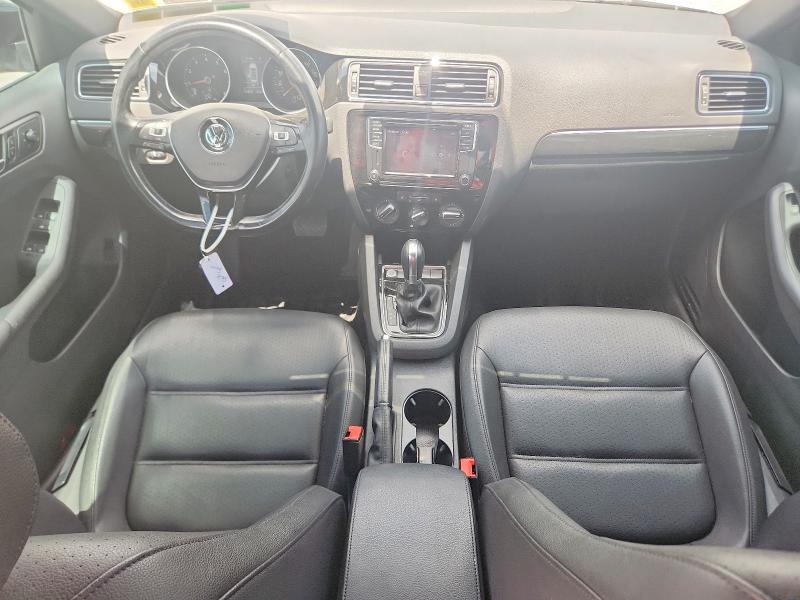 64802896 :رقم المزاد ، 3VWD17AJ1JM228762 vin ، 2018 Volkswagen Jetta مزاد بيع