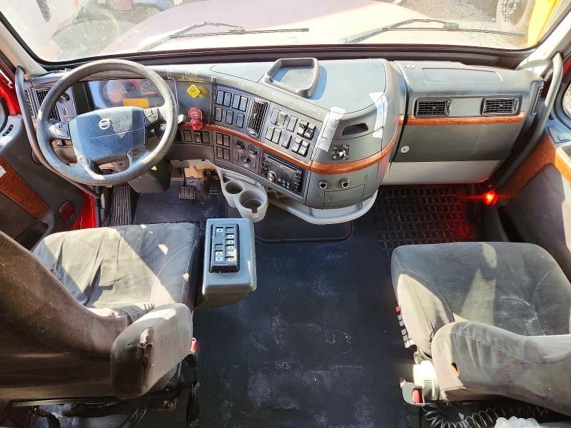 65667326 :رقم المزاد ، 4V4NC9GH76N434803 vin ، 2006 Volvo Vnl مزاد بيع