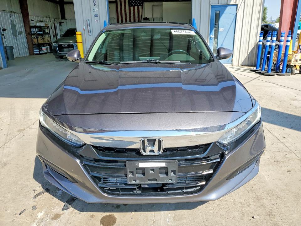 66077606 :رقم المزاد ، 1HGCV2F54JA039040 vin ، 2018 Honda Accord مزاد بيع