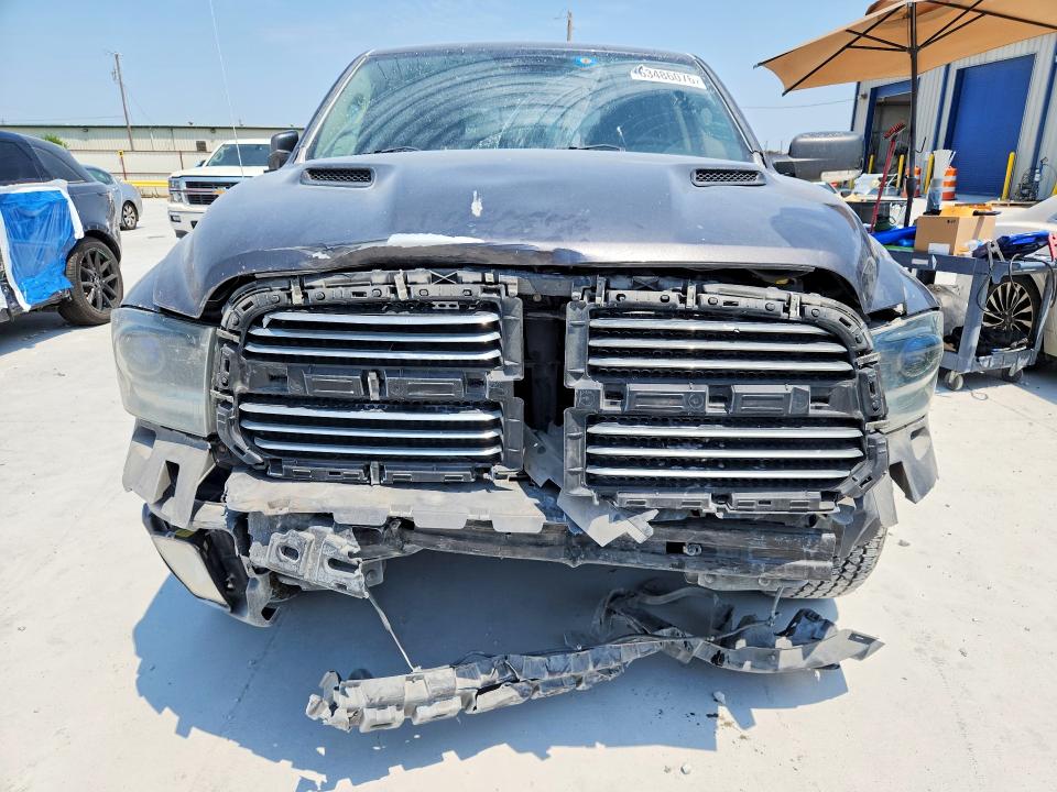 63486076 :رقم المزاد ، 1C6RR6MT4FS650510 vin ، 2015 Ram 1500 مزاد بيع