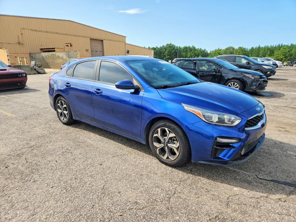 2020 Kia Forte მანქანა იყიდება აუქციონზე, vin: 3KPF24AD1LE213421, აუქციონის ნომერი: 64527746