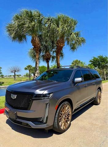 65021656 :رقم المزاد ، 1GYS3RKL0NR303773 vin ، 2022 Cadillac Escalade مزاد بيع