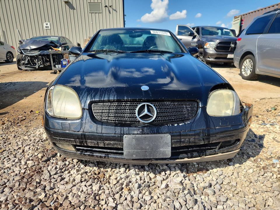 66011376 :رقم المزاد ، WDBKK47F7XF120338 vin ، 1999 Mercedes-benz Slk مزاد بيع
