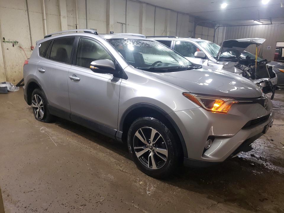 Auction sale of the 2018 Toyota Rav4, vin: JTMRFREV7JD235259, lot number: 66215536