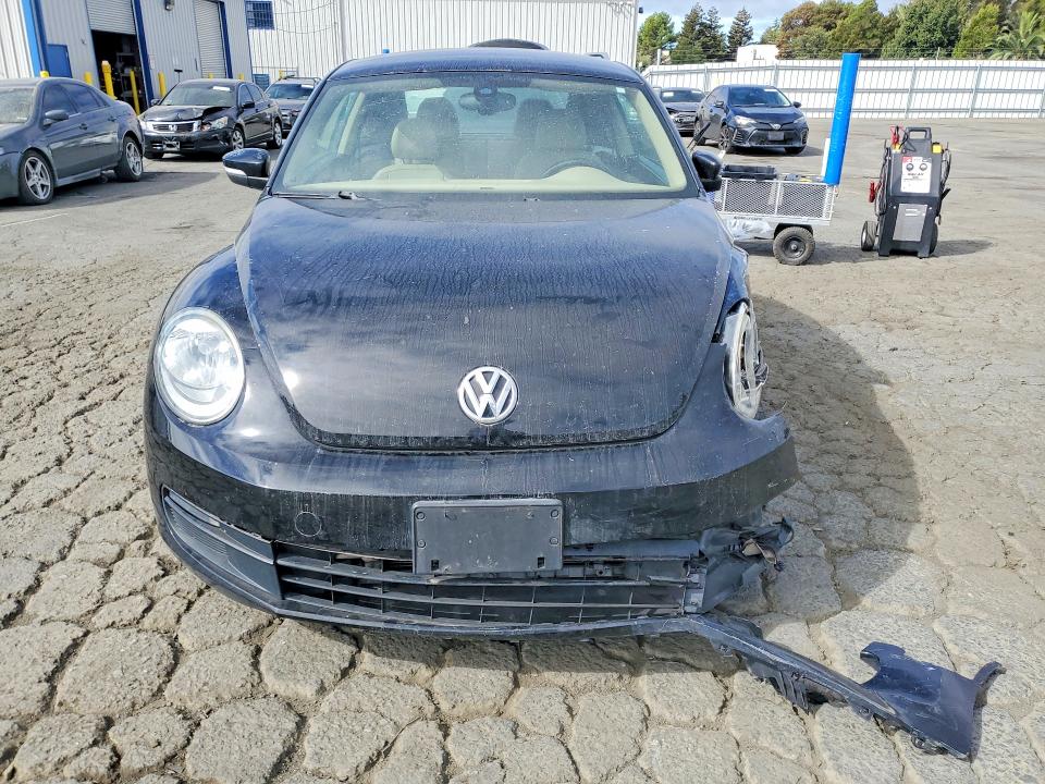 66118416 :رقم المزاد ، 3VWJ17AT5GM615053 vin ، 2016 Volkswagen Beetle مزاد بيع
