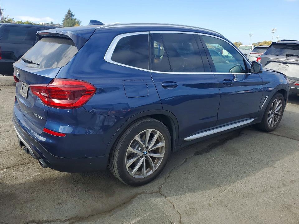 67376366 :رقم المزاد ، 5UXTR9C51JLD72091 vin ، 2018 Bmw X3 مزاد بيع