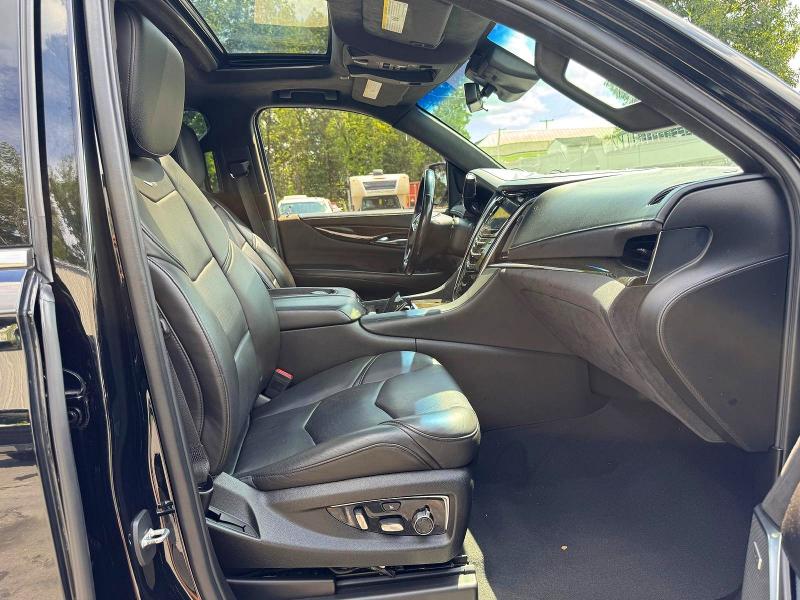 2019 Cadillac Escalade მანქანა იყიდება აუქციონზე, vin: 1GYS4KKJXKR103496, აუქციონის ნომერი: 66232456