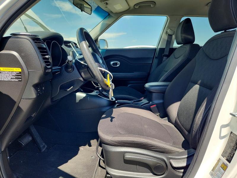 65104016 :رقم المزاد ، KNDJN2A29F7795700 vin ، 2015 Kia Soul مزاد بيع