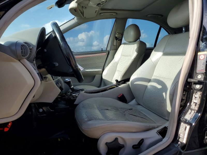 65194046 :رقم المزاد ، WDBRF40J05F654828 vin ، 2005 Mercedes-benz C مزاد بيع
