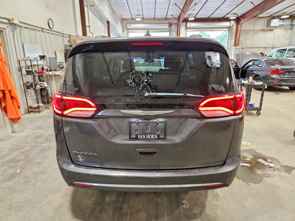 Продаж на аукціоні авто 2017 Chrysler Pacifica, vin: 2C4RC1BG8HR613838, номер лоту: 64582466