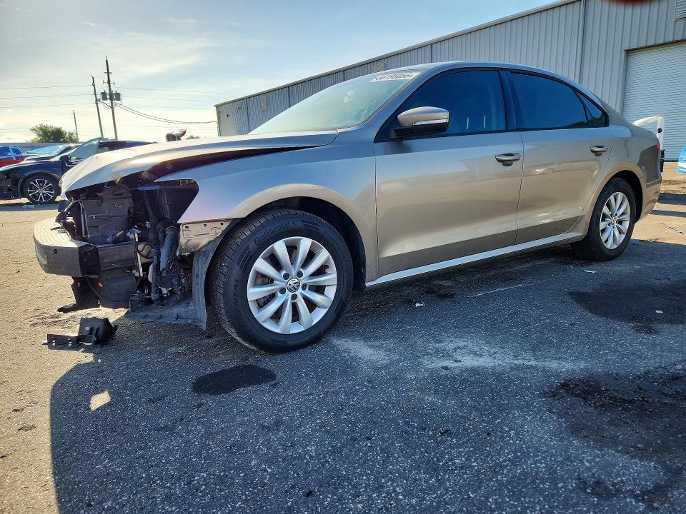 2015 Volkswagen Passat მანქანა იყიდება აუქციონზე, vin: 1VWAT7A35FC046974, აუქციონის ნომერი: 66195056