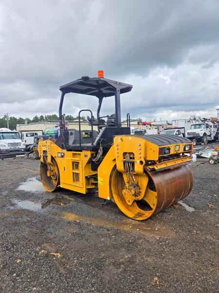 64315806 :رقم المزاد ، CAT00CB7HEL500170 vin ، 2018 Cat Cb7 مزاد بيع