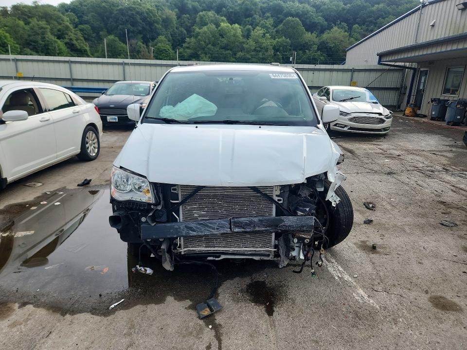 64475856 :رقم المزاد ، 2C4RC1BG7FR617814 vin ، 2015 Chrysler Town & Country مزاد بيع