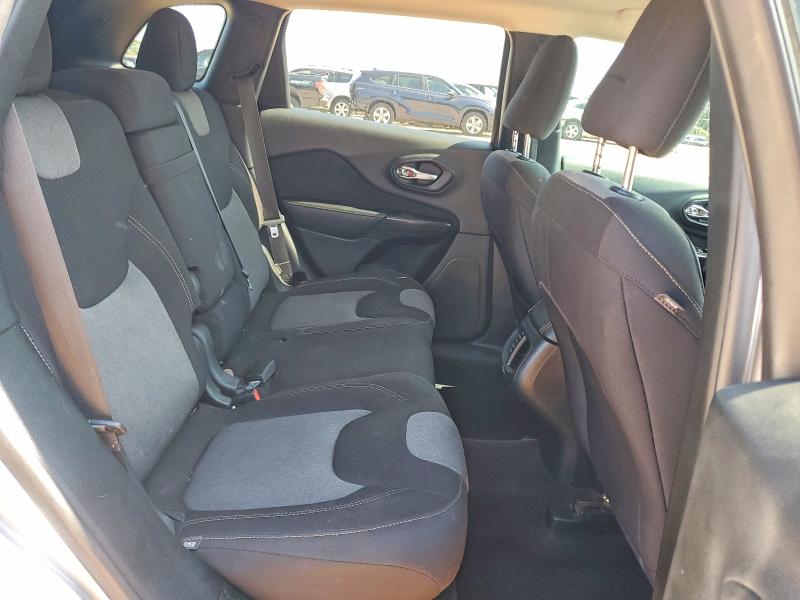 67111746 :رقم المزاد ، 1C4PJLAB6HW508382 vin ، 2017 Jeep Cherokee مزاد بيع