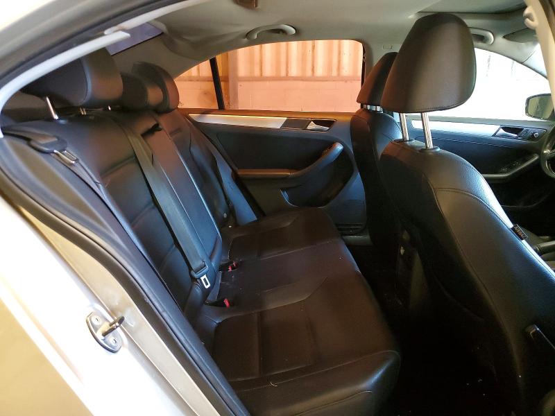 63680586 :رقم المزاد ، 3VWD17AJ5EM235106 vin ، 2014 Volkswagen Jetta مزاد بيع