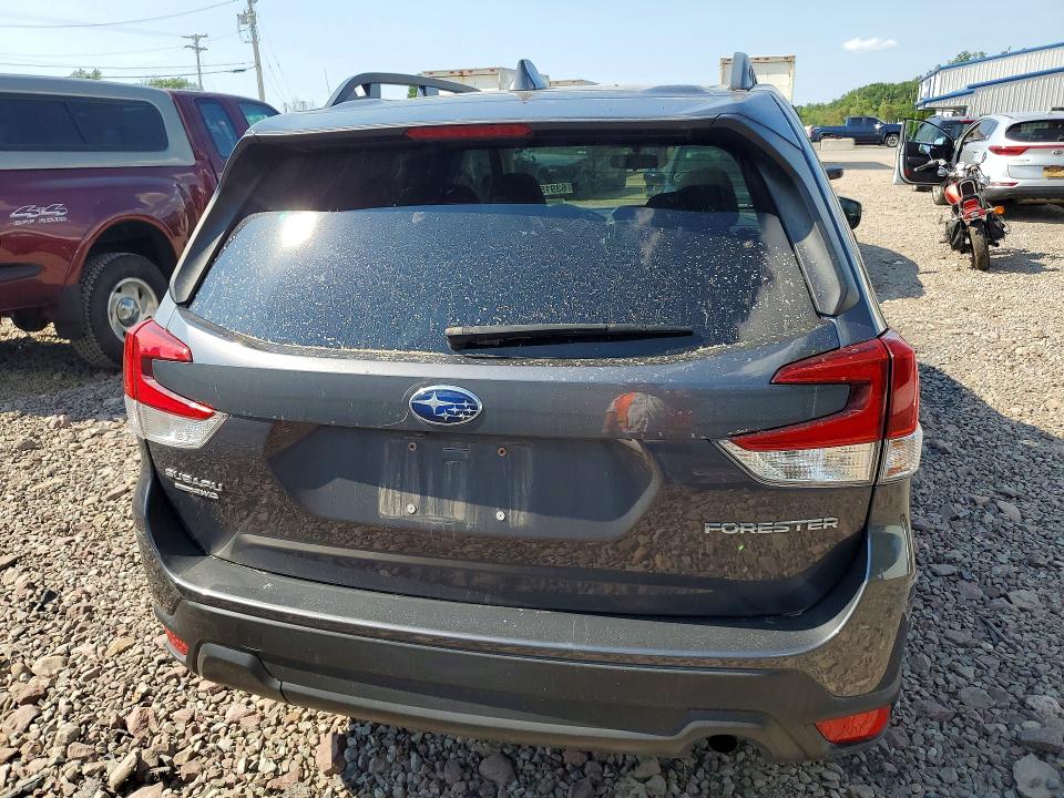 63915216 :رقم المزاد ، JF2SKADC8NH402694 vin ، 2022 Subaru Forester مزاد بيع